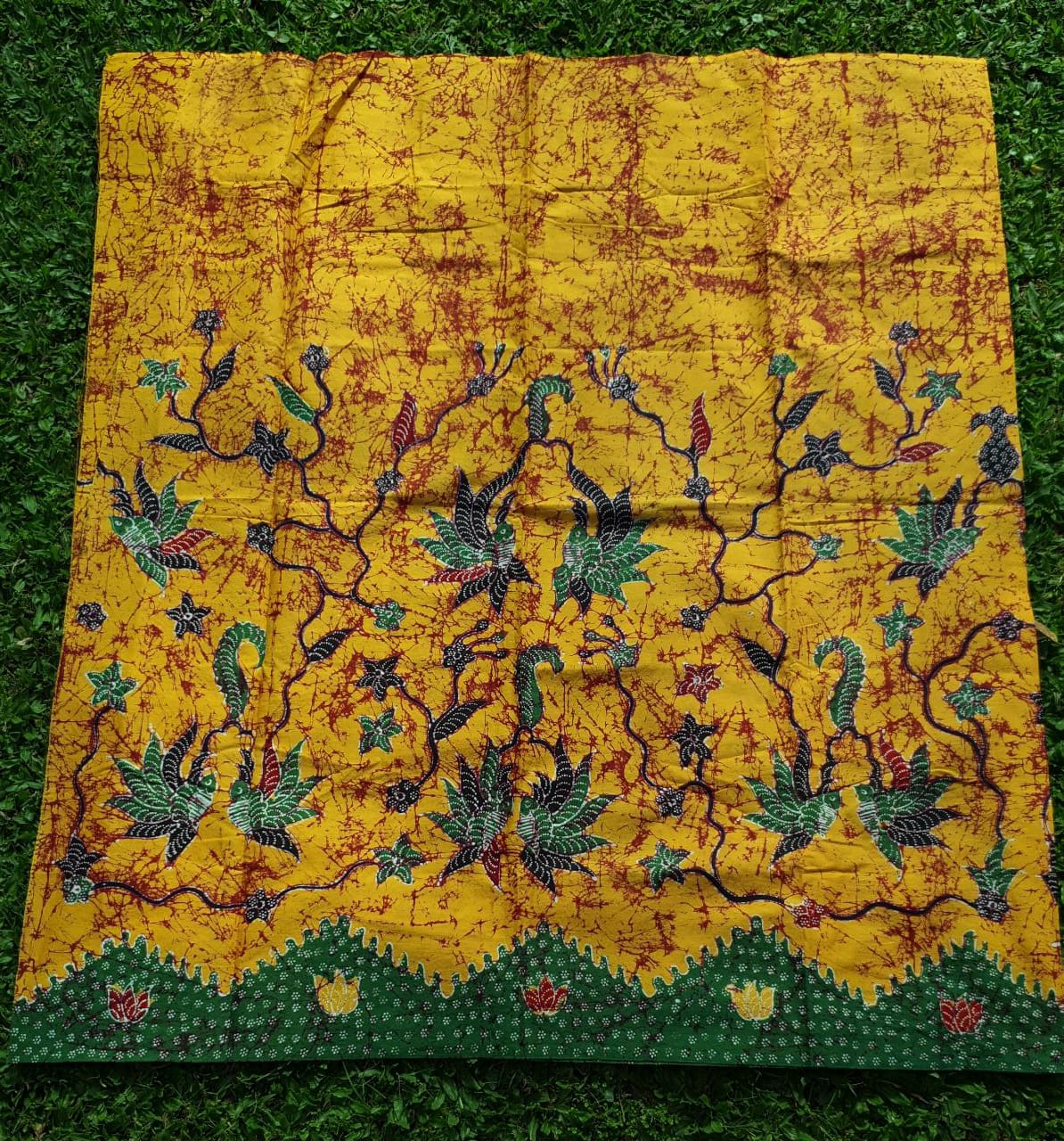 Batik Tulis (kombinasi warna hijau kuning)