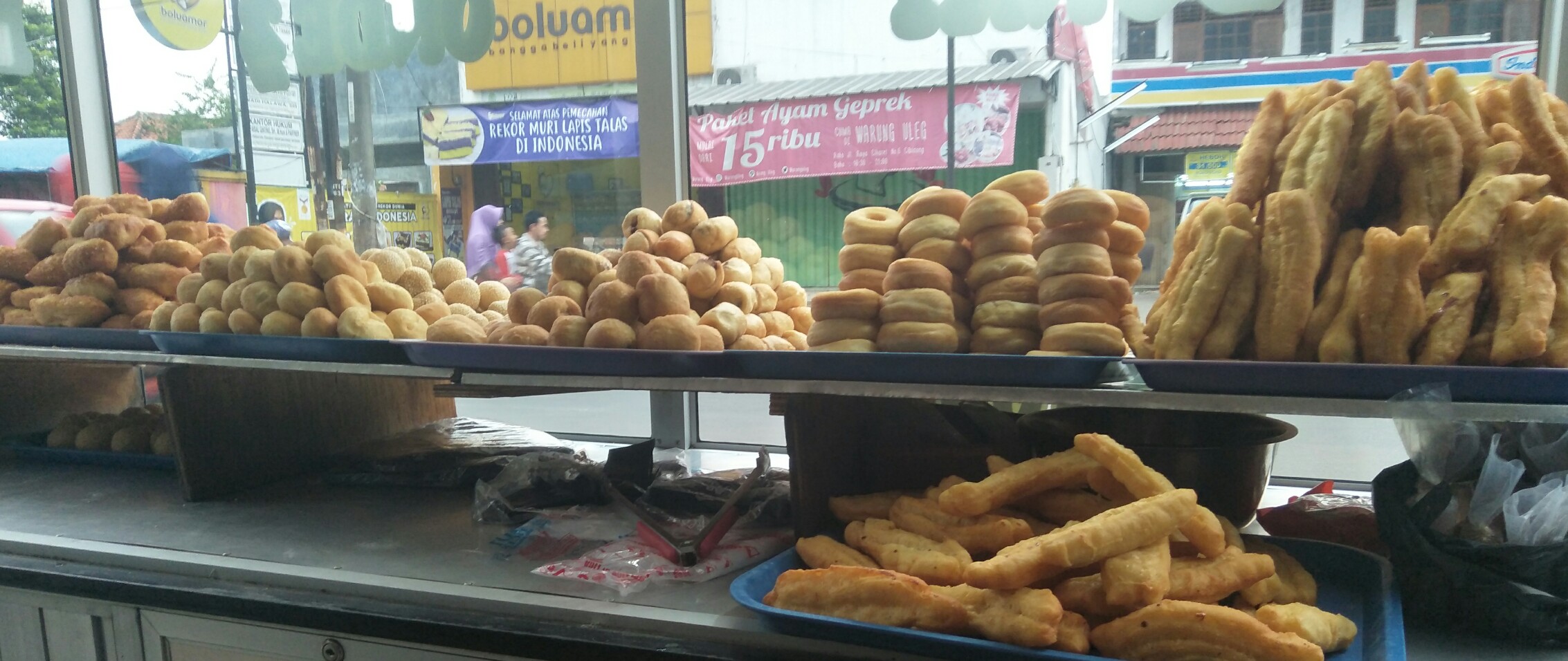 Donat, onde, cakwe, dading & berliner/roti isi